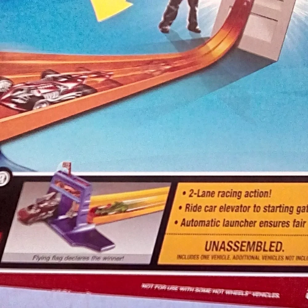 NIB Hot Wheels 2-Lane V-Drop